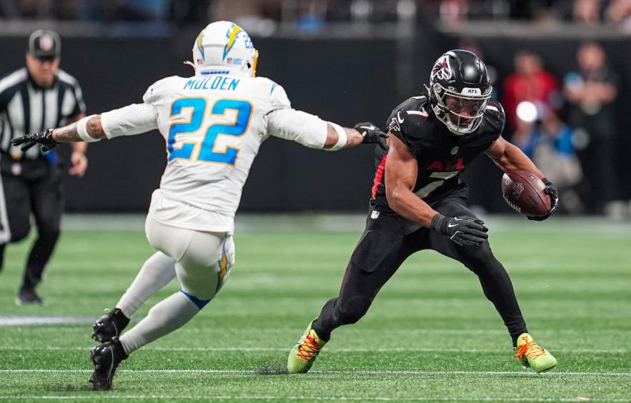 DraftKings & FanDuel NFL DFS Week 14 Tournament Strategy & Picks 4for4